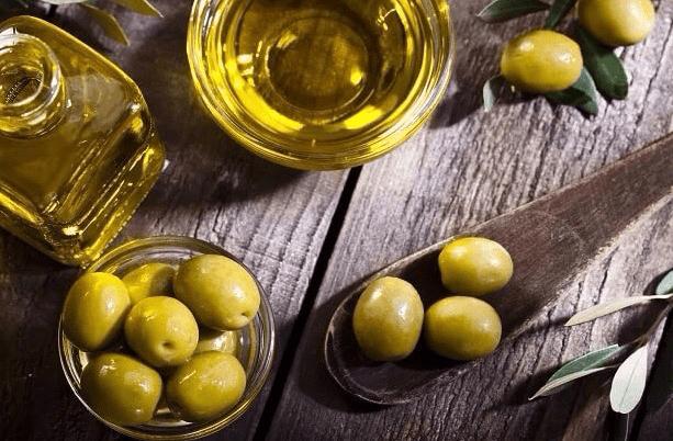 Marine edilmiş zeytun