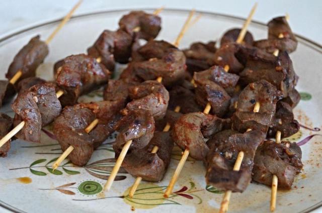 Mal əti qaraciyəri kababıj