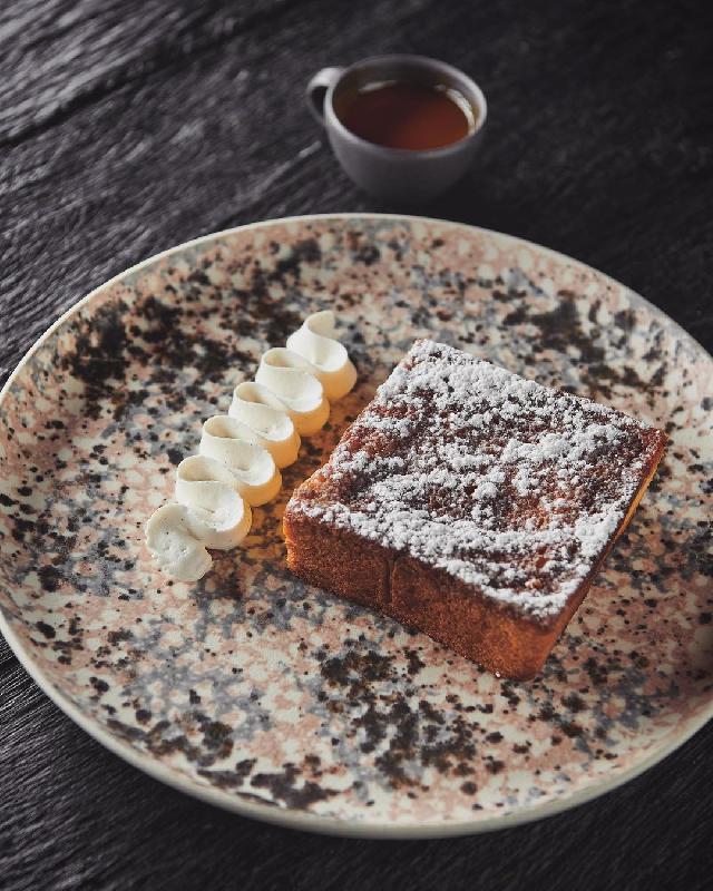 The incredible French toast (D) 