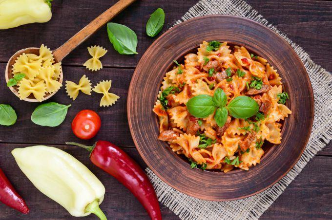 Tərəvəzli farfalle