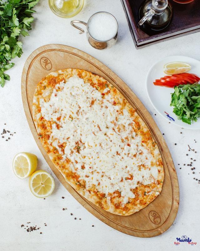 Kaşarlı Lahmacun