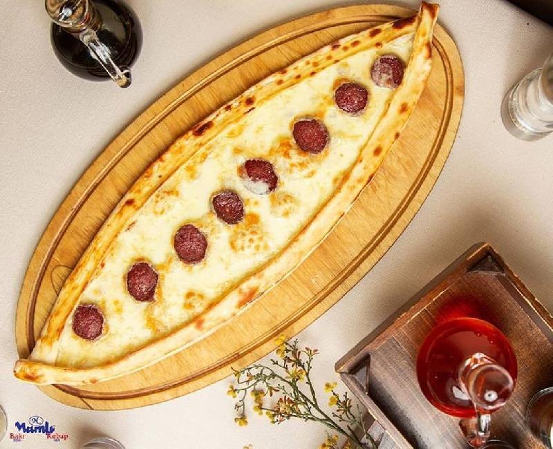 Kaşarlı Və Sucuqlu Pide