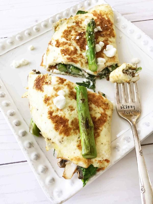 Omelette cipolla, asparagus, parmigiano
