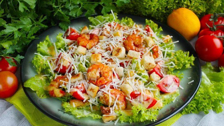 Krevetkalı sezar salatı