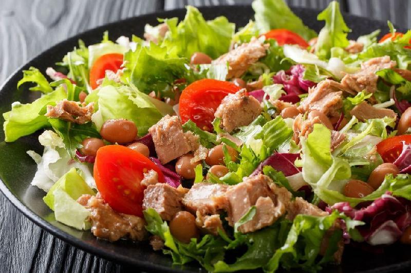 Ton balığı salatı