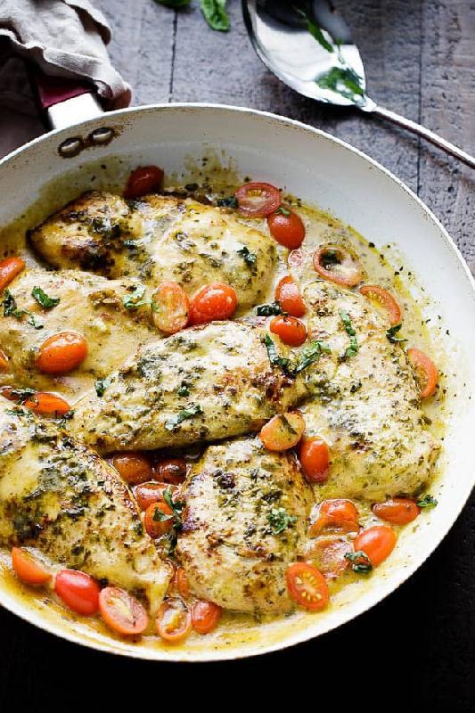 Pesto souslu toyuq