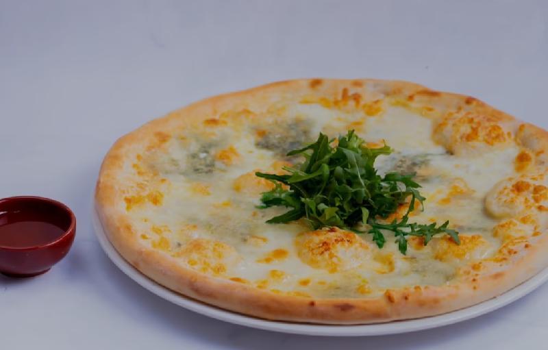 Pizza ai Quattro Formaggi