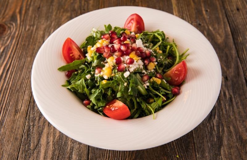 Narlı Roka Salat