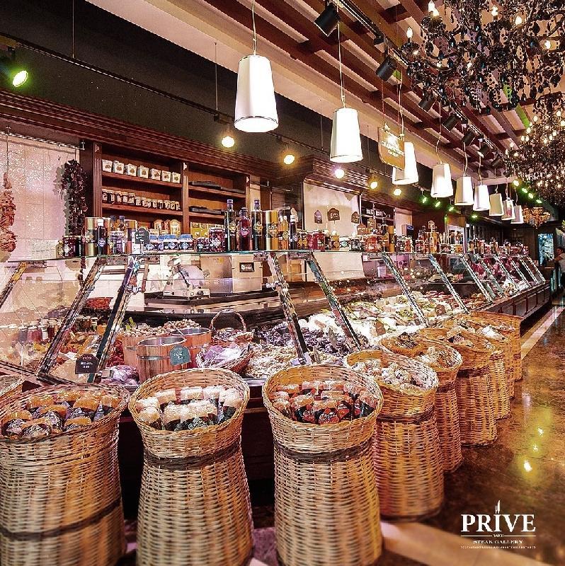 Interior view 2