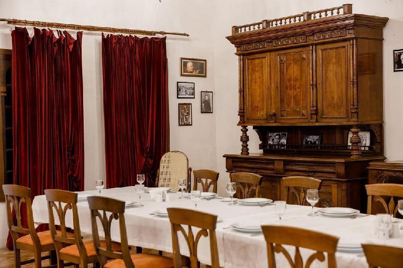 Interior view 2