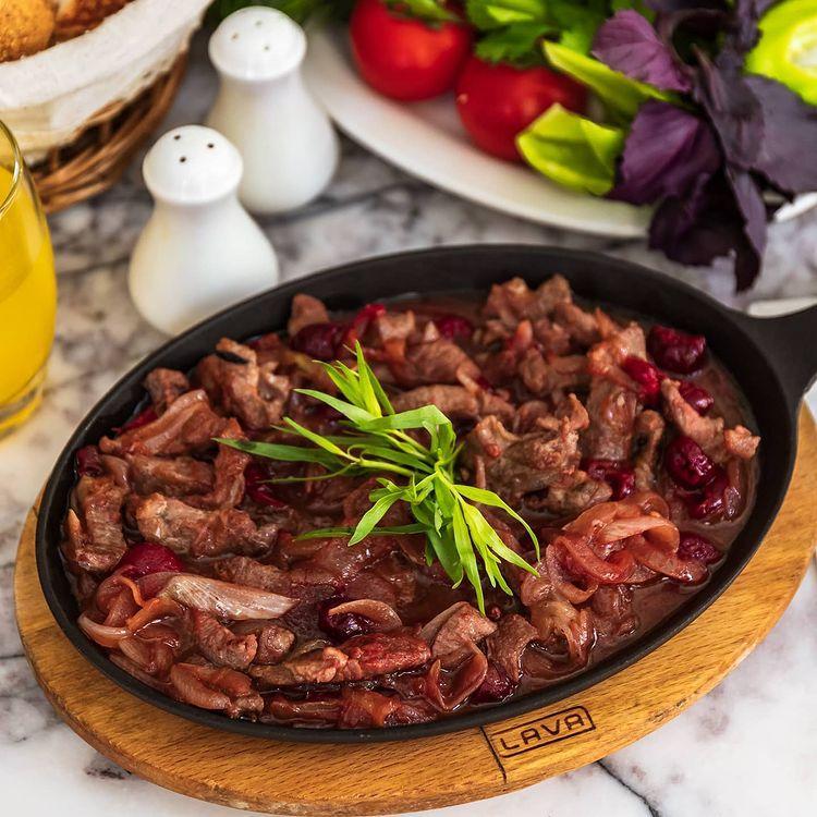 Albalılı quzu əti 
