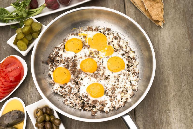 Eggs with meat