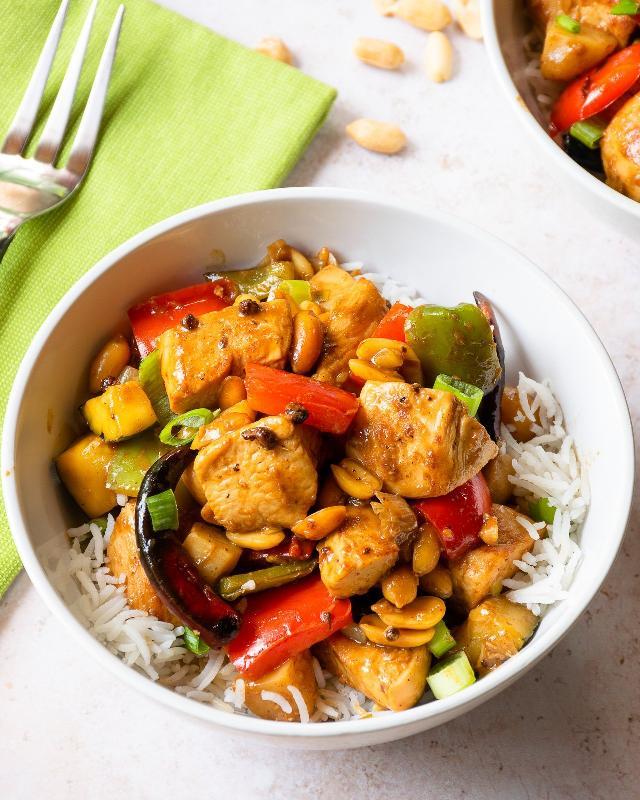 Kung Pao Chicken With Vegetable And Peanut