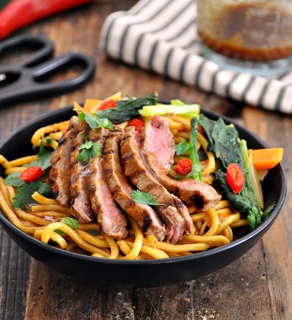 Crispy Noodle Beef