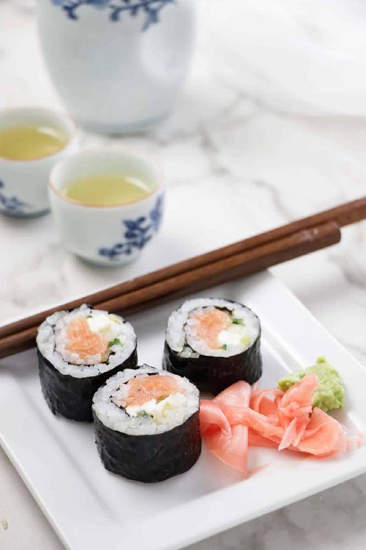 Philadelphia Roll With Smoked Salmon 