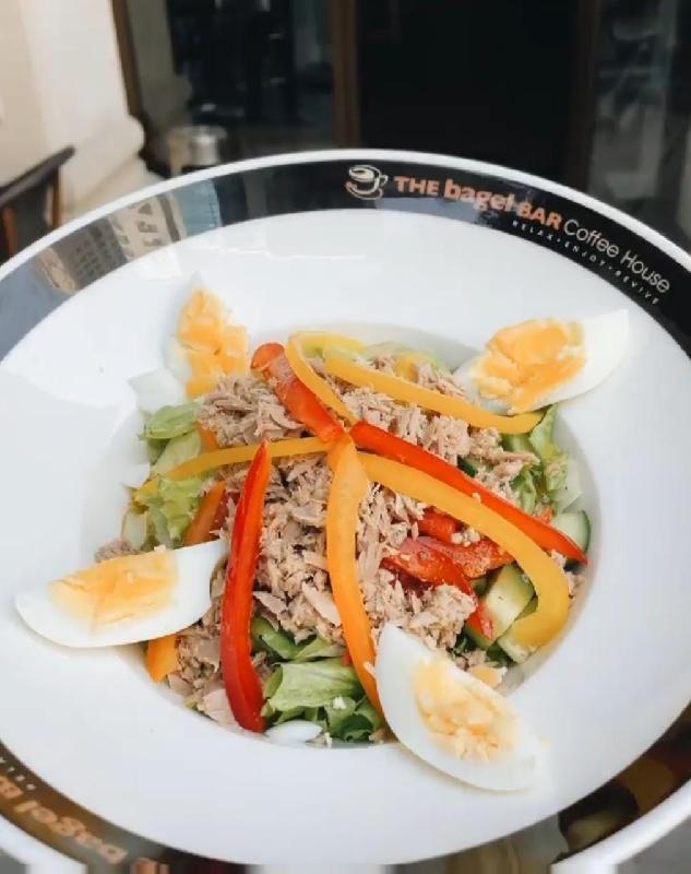 Klassik ton balığı salatı
