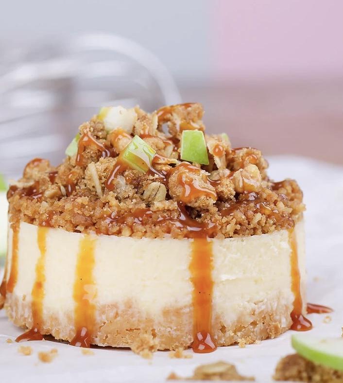 Apple Crumble Cheesecake