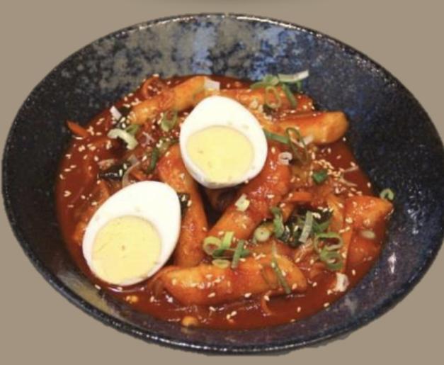 떡볶이 Tteokbokki (with fishcakes)