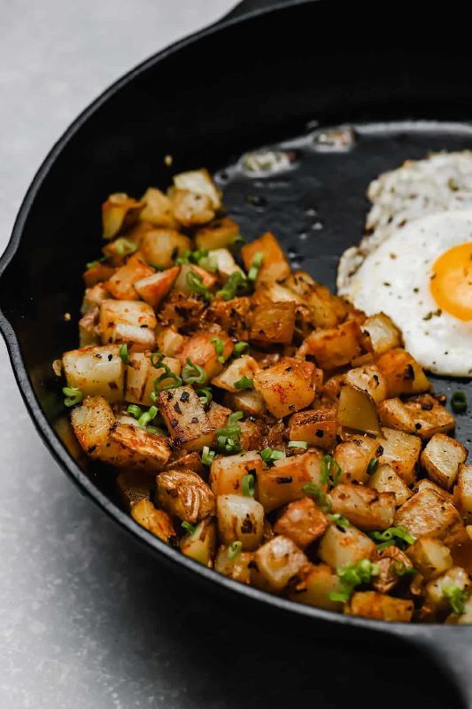 Eggs with Onion and  Fried Potatoes