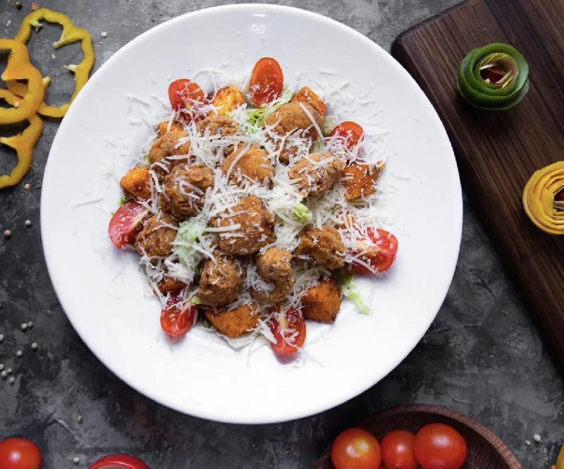 Çıtır toyuq salatı 