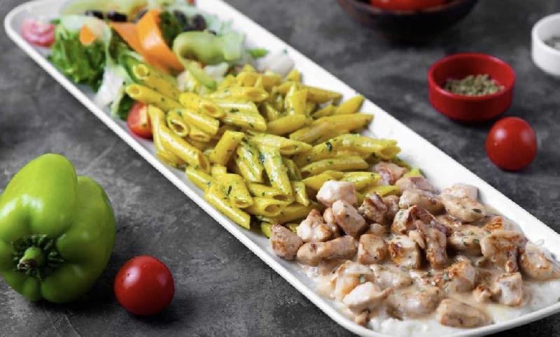 Özünü bəyənmiş toyuq