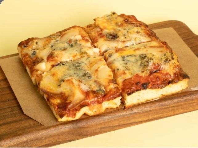 Foccacia Cheese Pizza