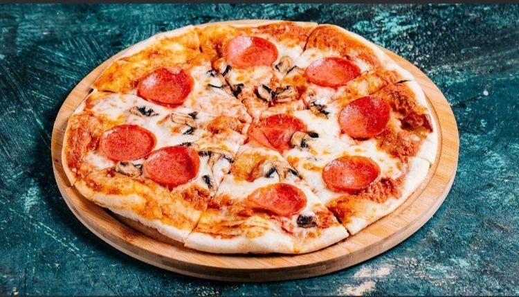 Pizza Salami Fungi