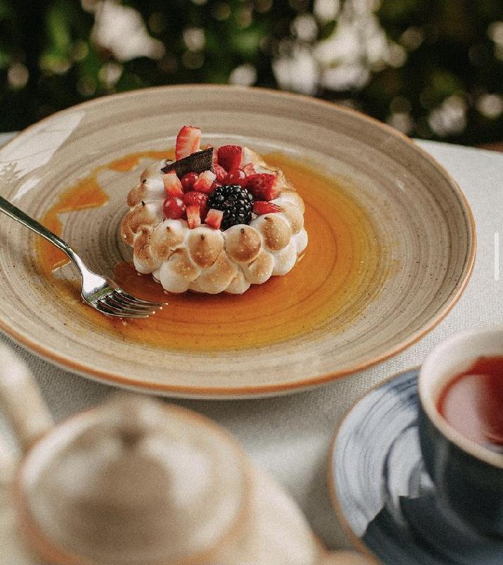 Pavlova desserti