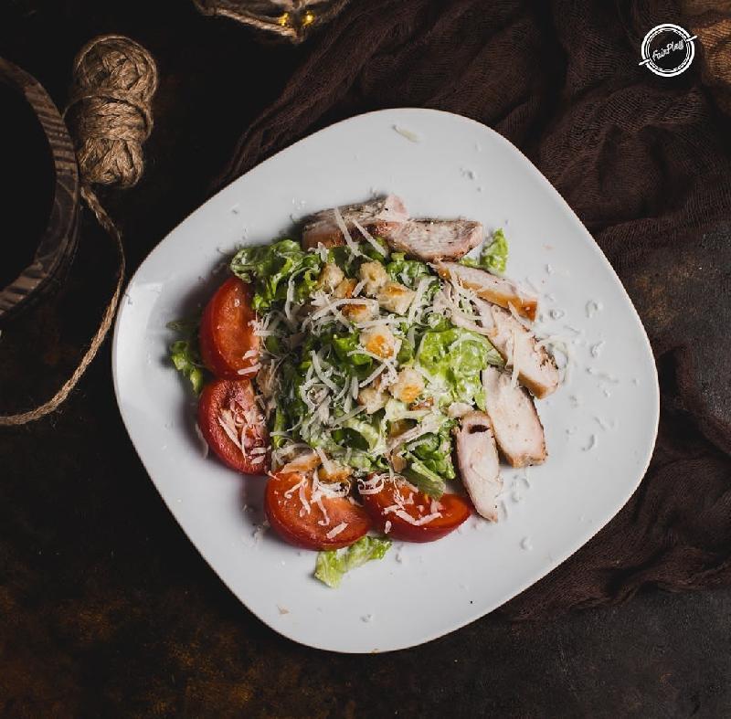 Sezar salatı toyuqlu 