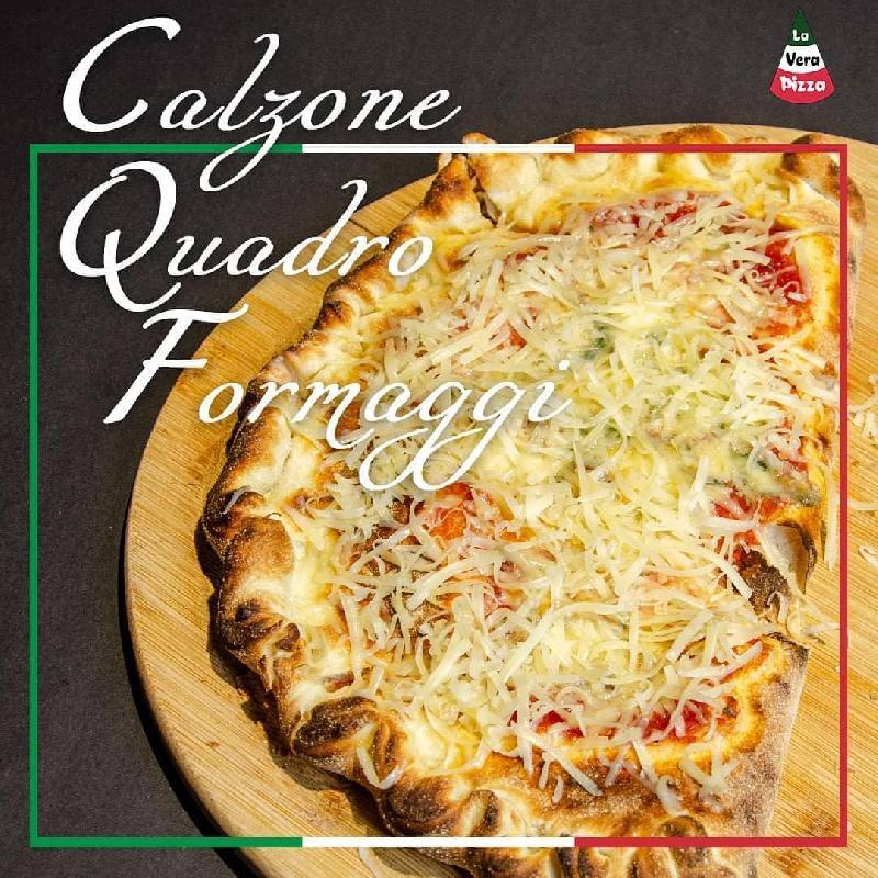 Calzone quattro formaggi