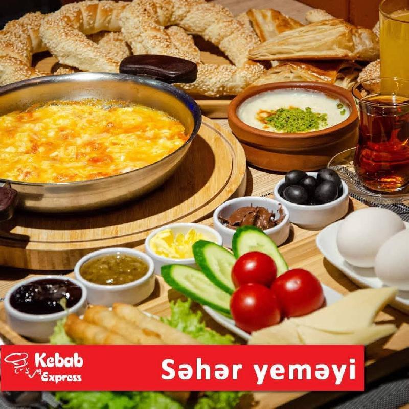İki nəfər üçün lüks səhər yeməyi