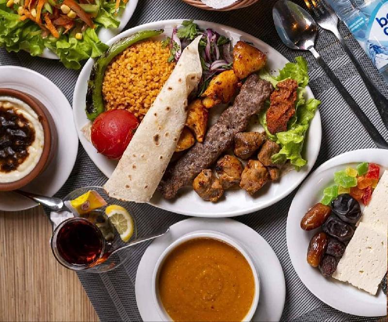 Şorba /Toyuq kababı / Salat / Içki 