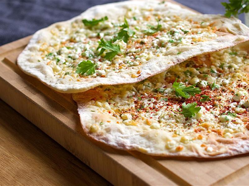 Dairə pendirli lahmacun 