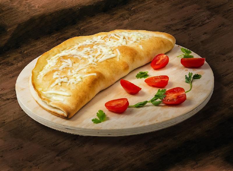 Calzone Quattro Formaggi
