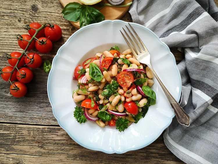 Fasulye salatı 