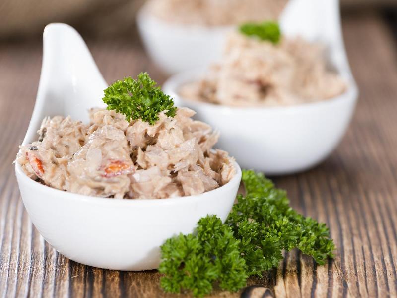 Ton balıqlı salat 