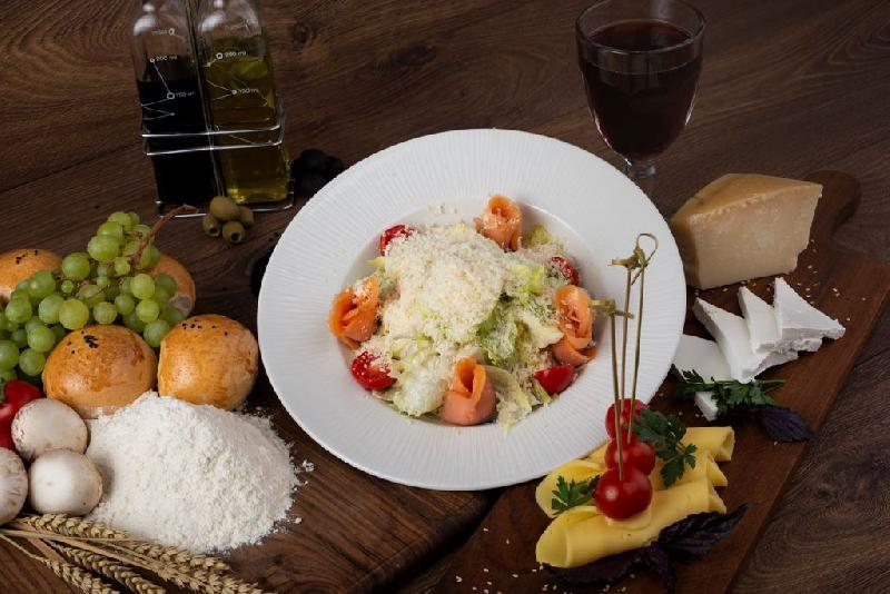 Qızılbalıq Sezar Salatı