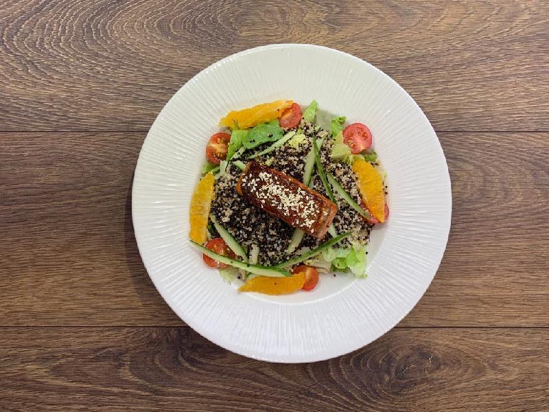 Qızılbalıq salatı