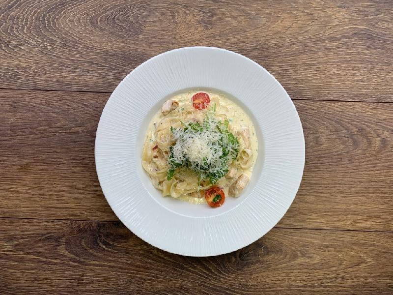 Fettuccine Alfredo