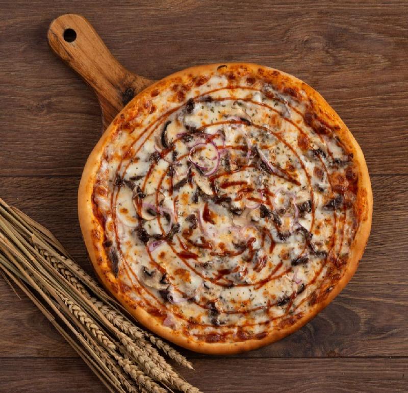 BBQ chicken pizza