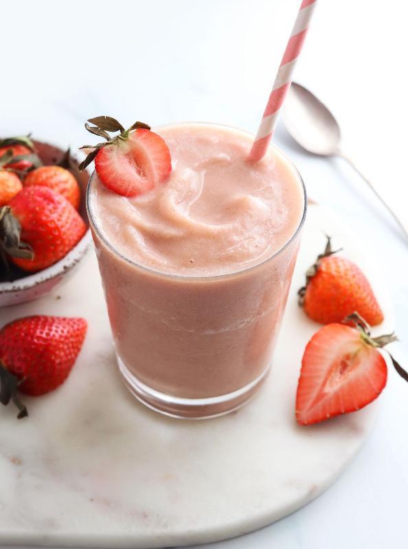 Çiyələkli Milkshakes