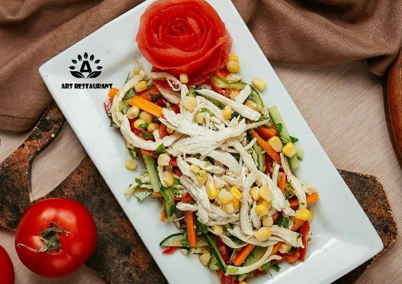 Toyuq salatı