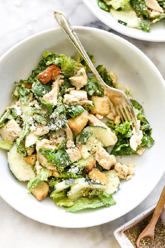 Toyuq salatı
