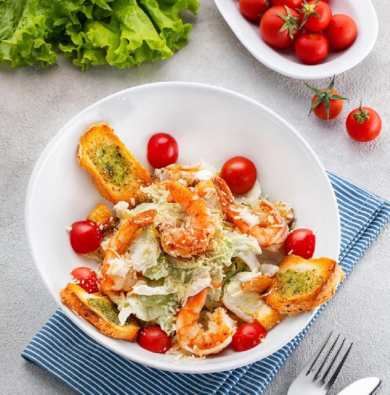 Krevetli Sezar salatı