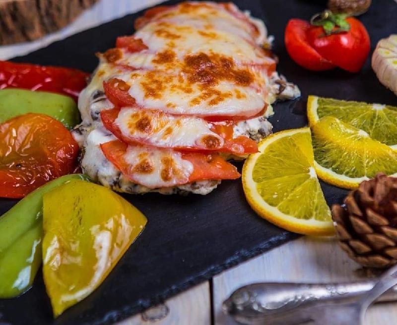 Monastrsayağı toyuq