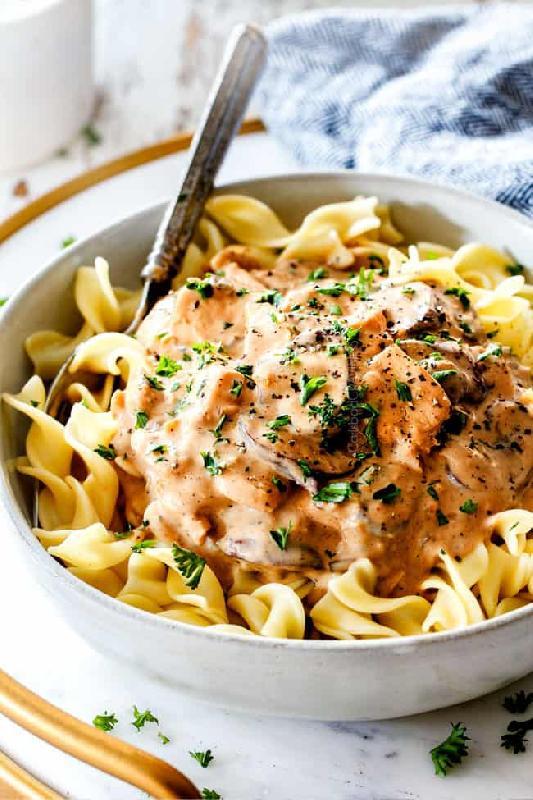 Beefstroqanoff toyuq