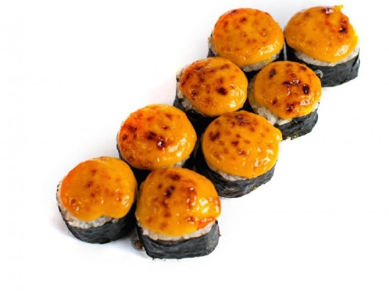 Salmon hot roll