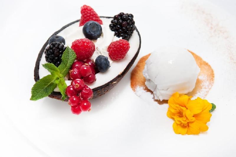 ASSORTED BERRIES