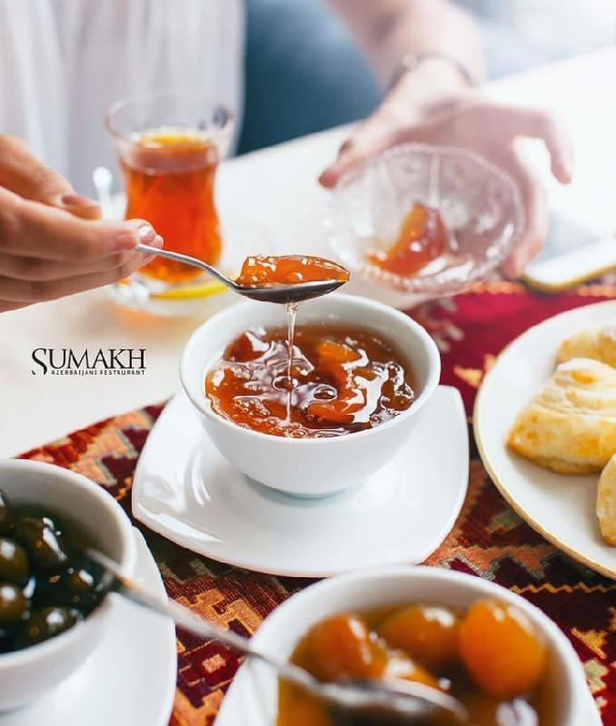 Çaytikanı Və Heyva Mürəbbəsi İlə Çay