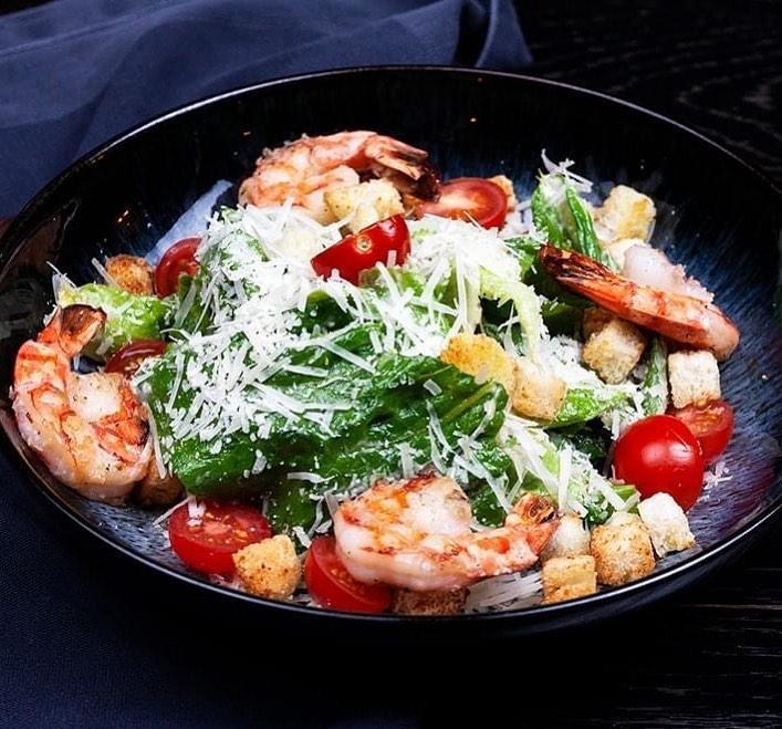 Ceaser prawn salad